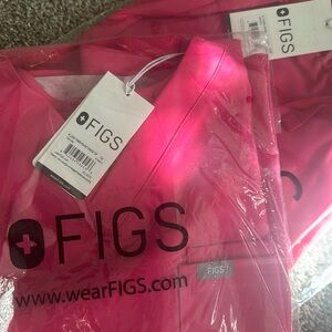 Men’s XS SHOCKING PINK FIGS set